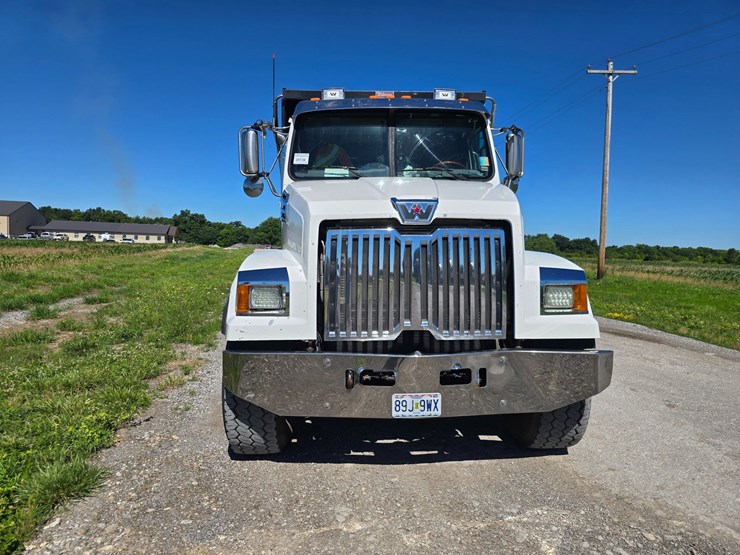 2018-western-star-4700-image-25