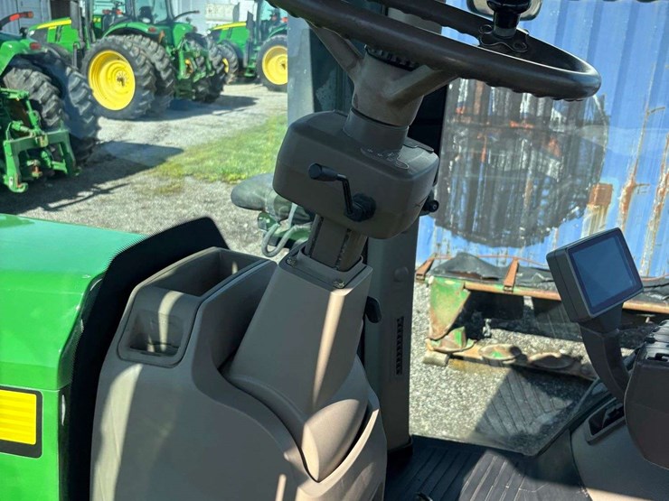2010-john-deere-8320r-image-126