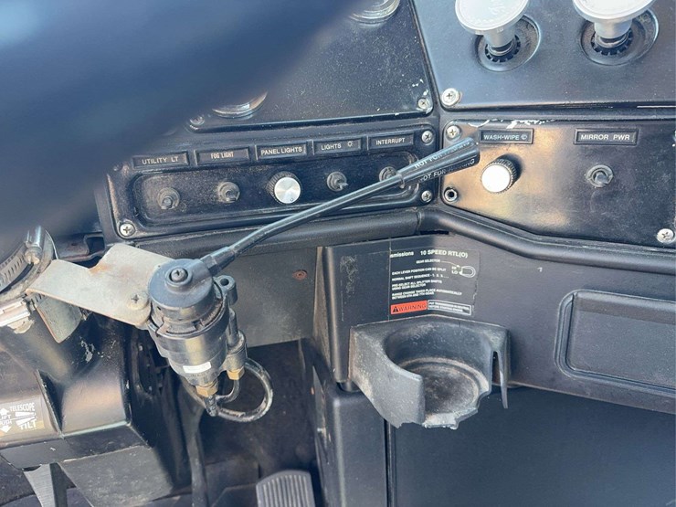 1996-fld-120-freightliner-day-cab-semi-image-44