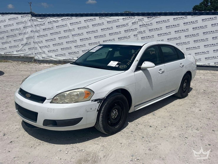 2013-chevrolet-impala-sedan-image-1