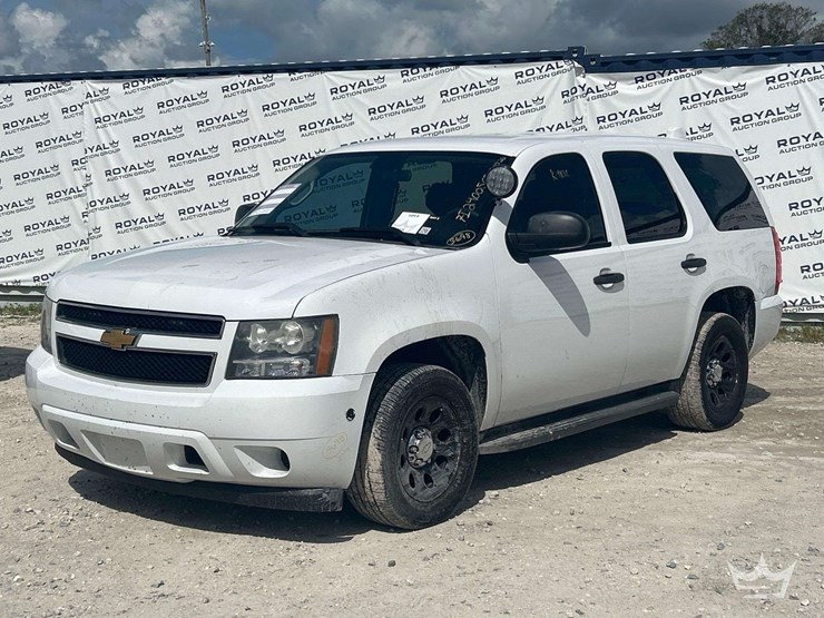 2013-chevrolet-tahoe-image-1