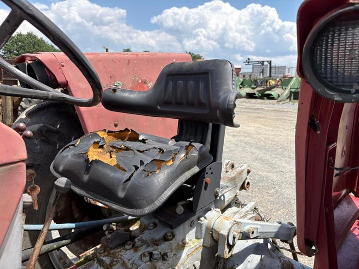 massey-ferguson-165-image-14
