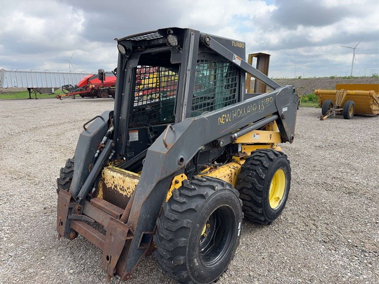 new-holland-ls180-image-1