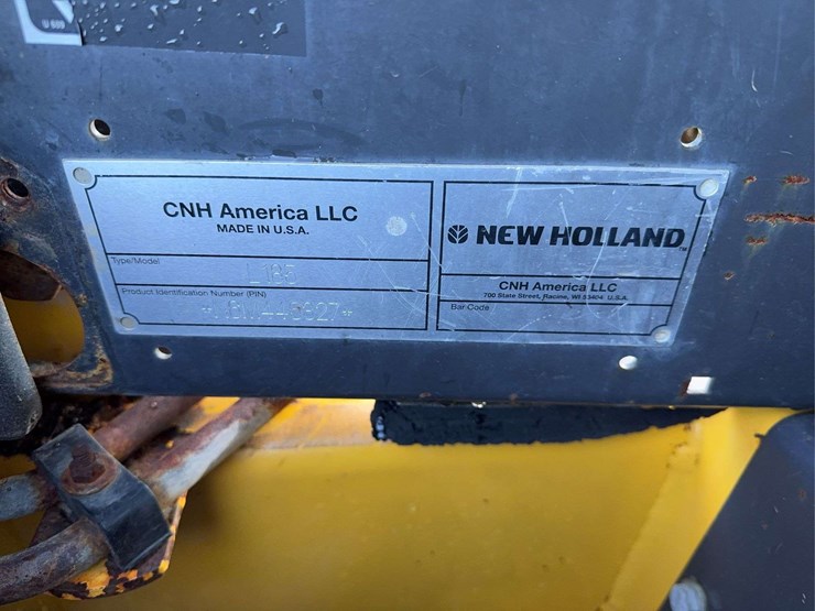 new-holland-l185-image-29