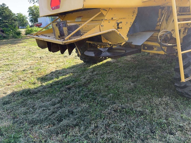 2002-new-holland-tr89-image-8