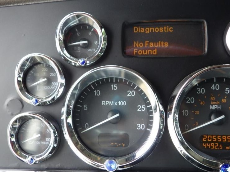 2008-peterbilt-389-image-26