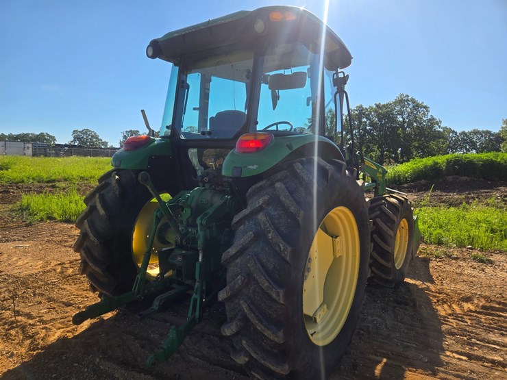 2010-john-deere-6115d-image-10