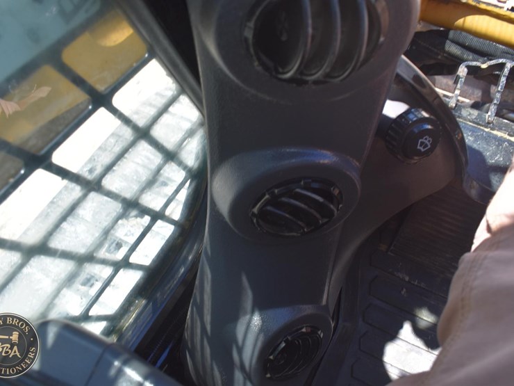 2023-caterpillar-259d3-image-44