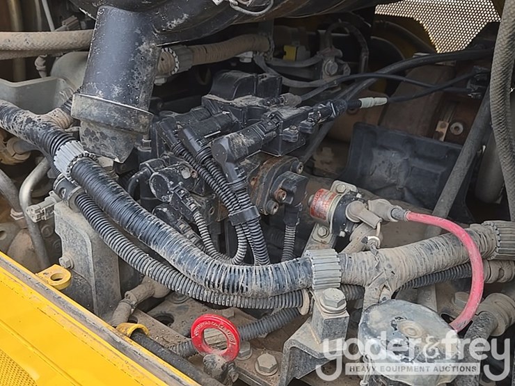 2022-komatsu-d61px-24-image-43