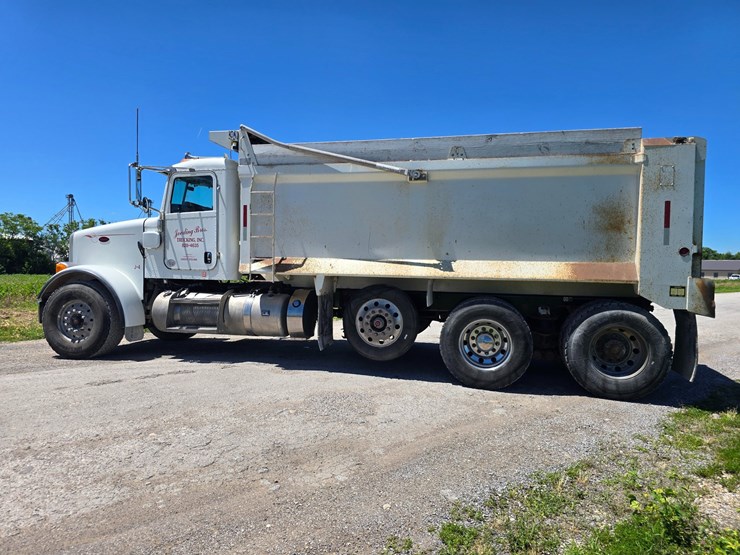 2017-peterbilt-365-image-7