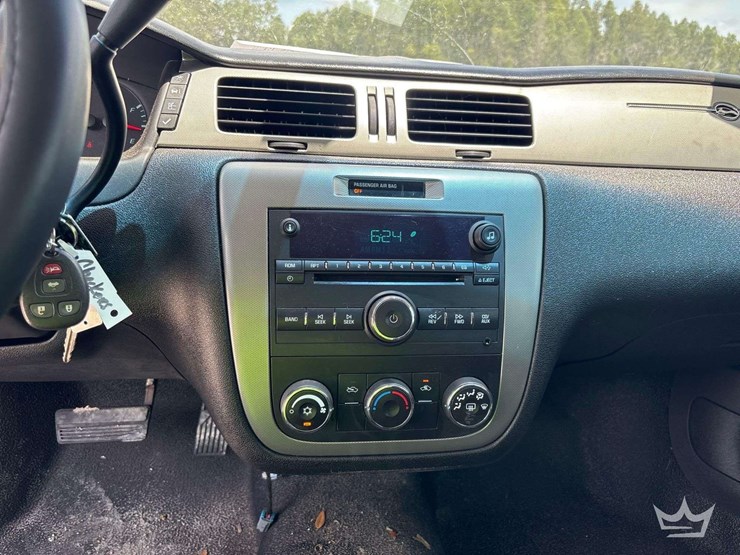 2012-chevrolet-impala-sedan-image-16