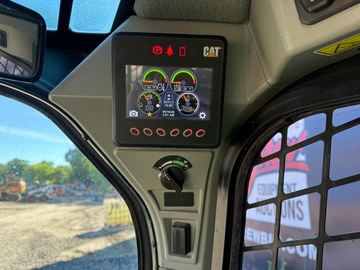 2023-caterpillar-259d3-image-22