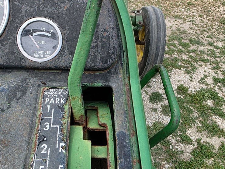 john-deere-3010-image-26