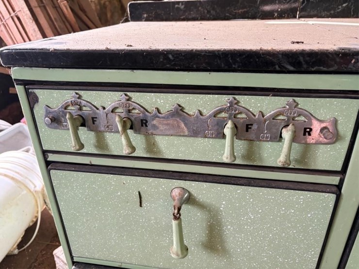 antique-stove-image-3