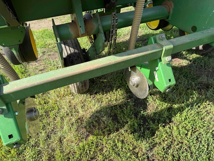 john-deere-7000-image-14