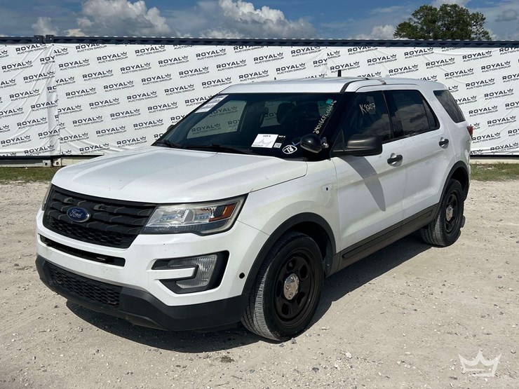 2016-ford-explorer-image-1