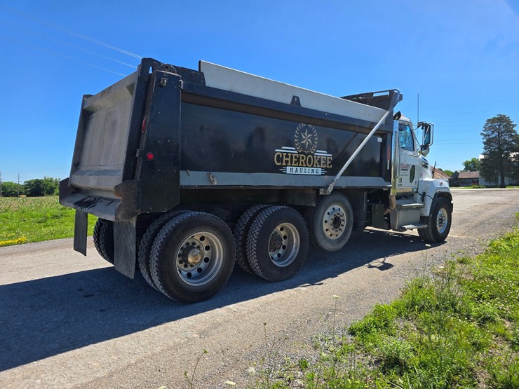 2018-western-star-4700-image-13
