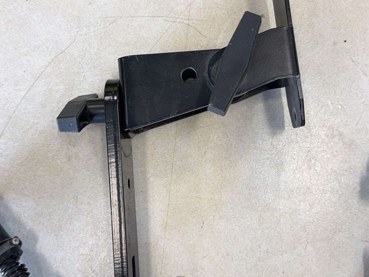 john-deere-display-mount-and-harness-image-4