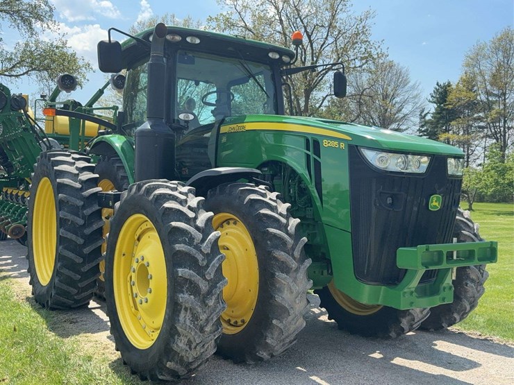 2013-john-deere-8285r-image-2