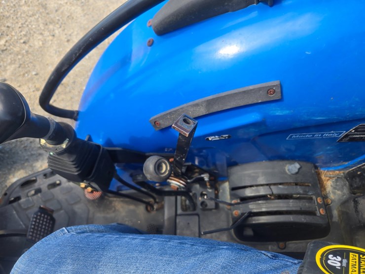 new-holland-t4030-image-24