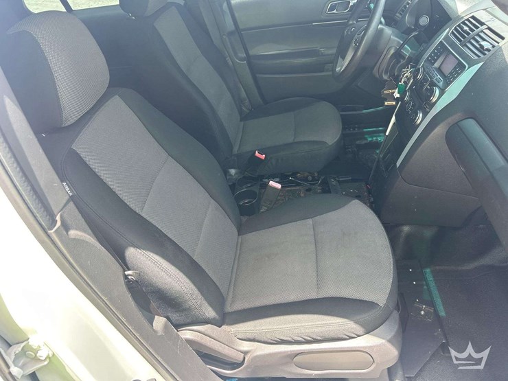 2013-ford-explorer-image-17