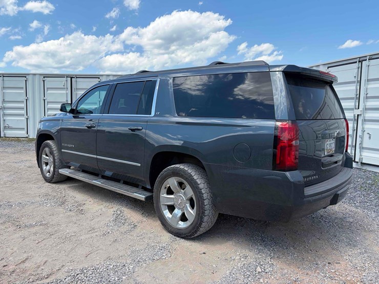 2019-chevrolet-suburban-image-6