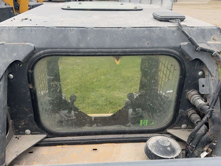 deere-318g-image-8