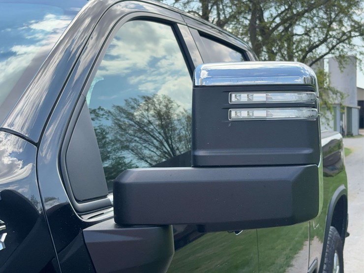 2025-chevrolet-silverado-2500hd-high-country-image-20