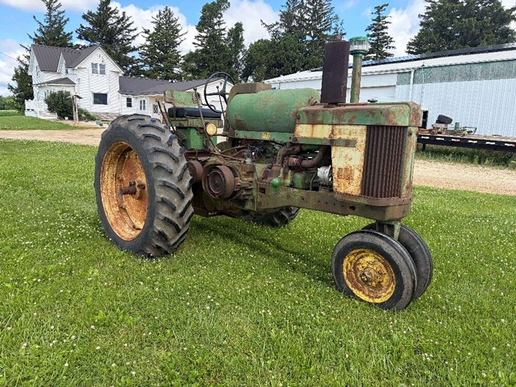 1957-john-deere-720-image-2