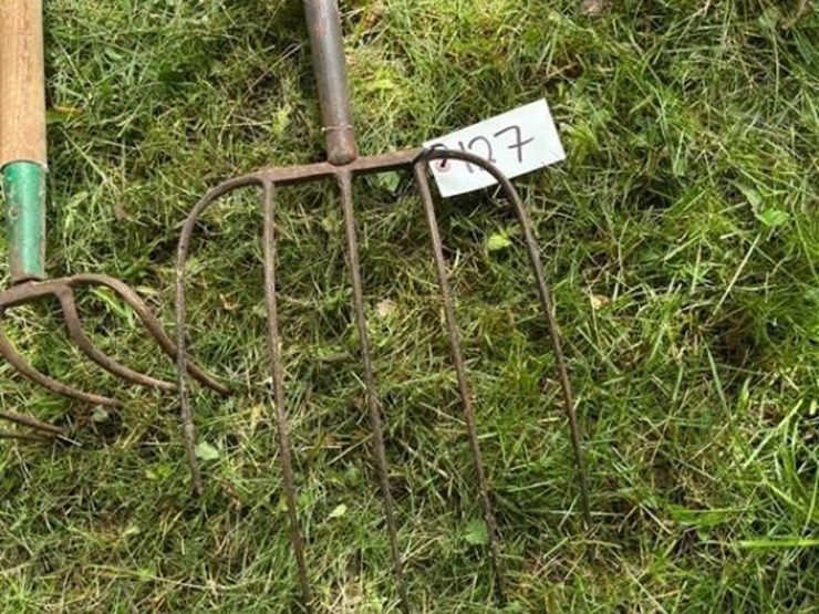 pitch-forks-image-2