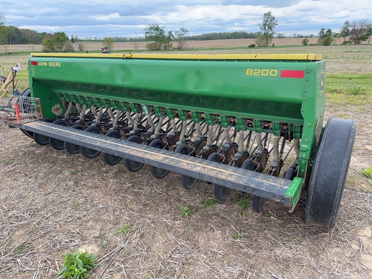 john-deere-8200-image-6