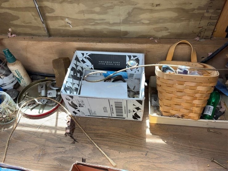 contents-of-shelves-&-hardware-image-8