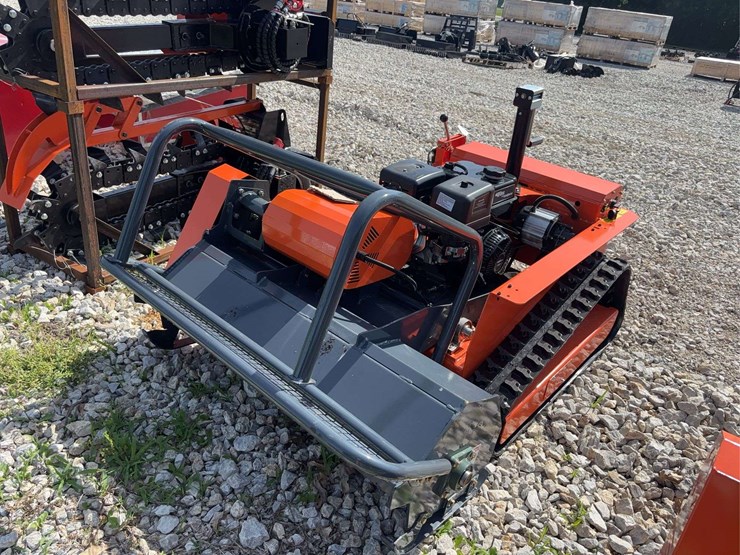 sdlool-model-lm1000q-remote-control-tracked-lawn-mower-image-9