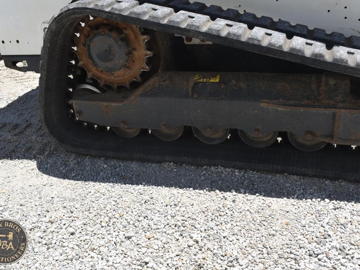 2022-bobcat-t740-image-22