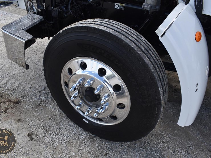 2013-peterbilt-367-image-41