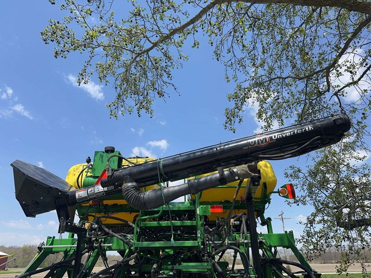 2019-john-deere-1795-image-44