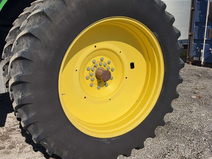 2011-john-deere-8260r-image-12