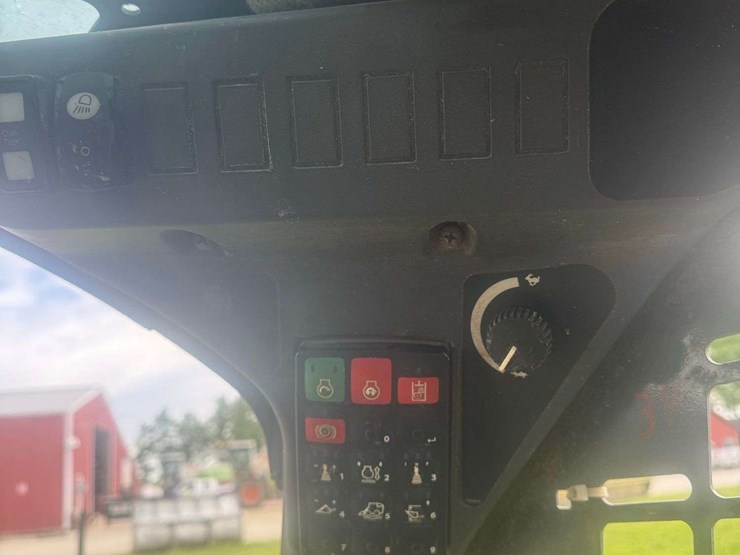deere-318g-image-21