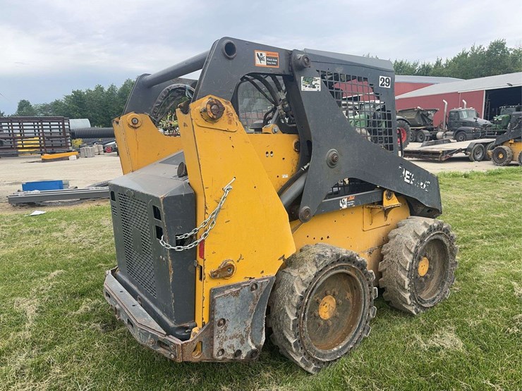 deere-318g-image-3