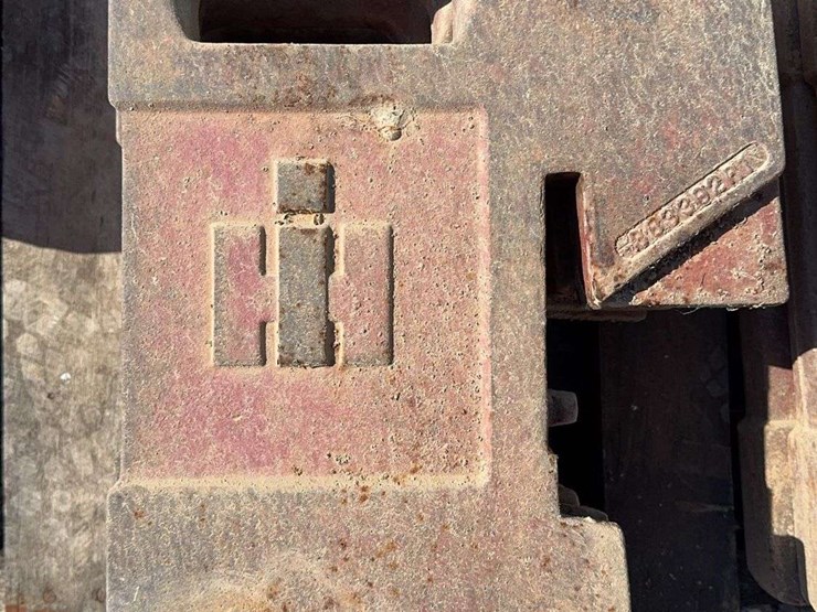 international-harvester-weight---qty.-1---75lbs-weight-image-1
