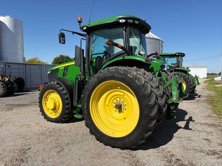 2011-john-deere-7260r-image-11