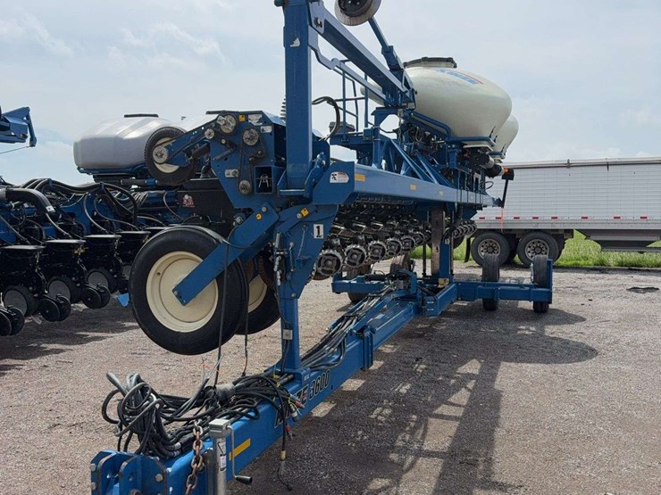 2013-kinze-3600-image-18