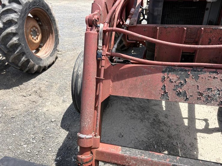 massey-ferguson-165-image-24