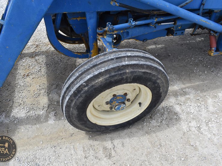 ford-4000-image-17