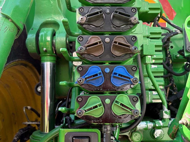 2012-john-deere-7230r-image-19