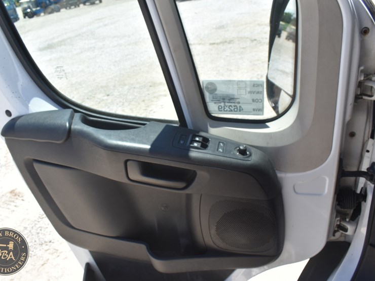 2014-ram-promaster-1500-image-48