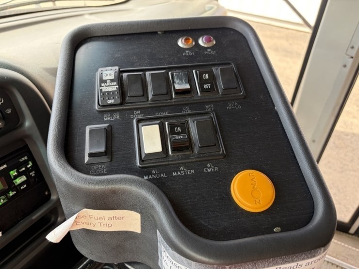 2002-chevrolet-express-3500-image-28