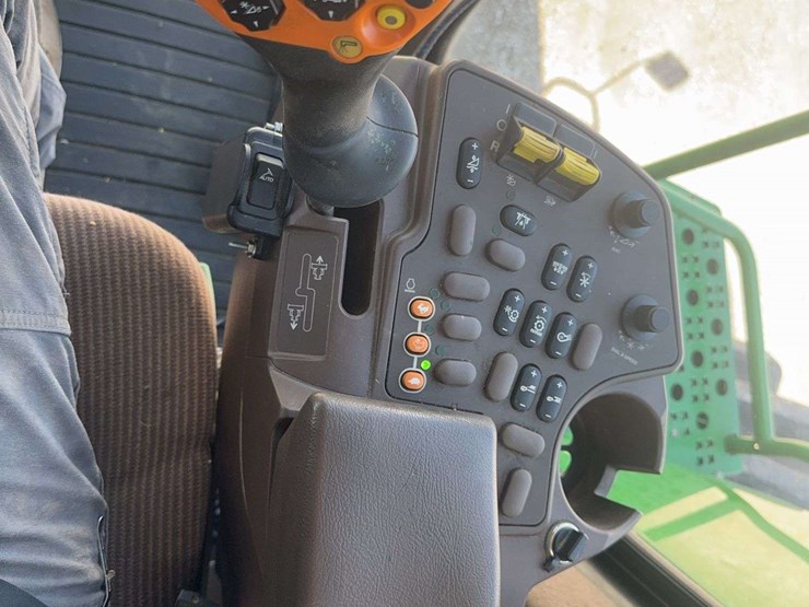 2006-john-deere-9660-sts-image-21
