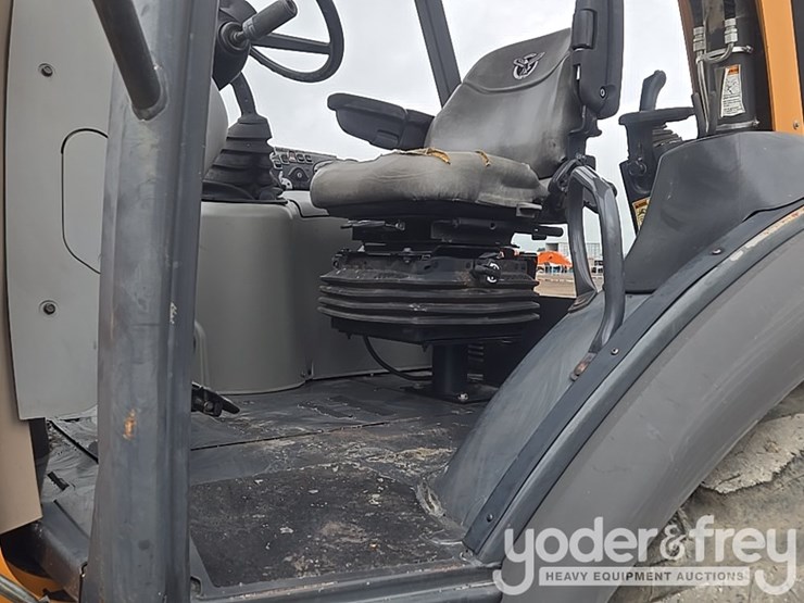 2019-case-580sn-image-45