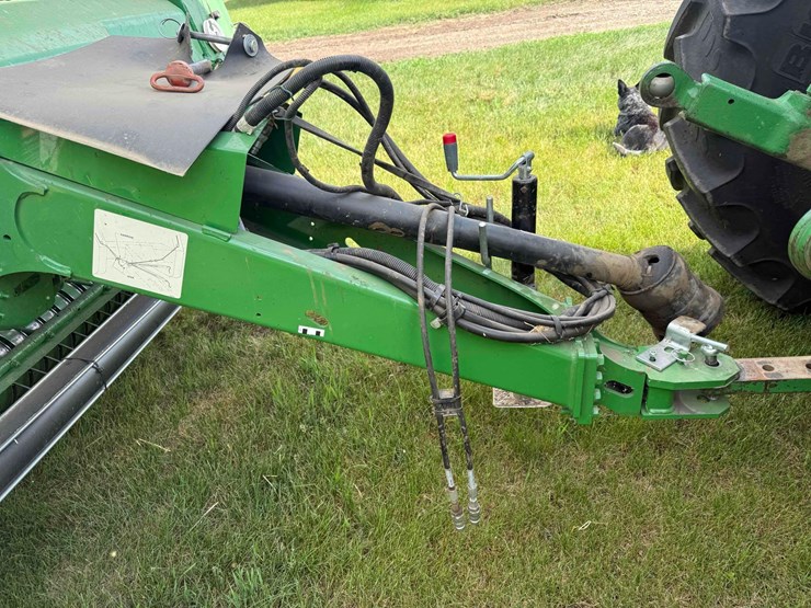 2020-john-deere-560m-image-9